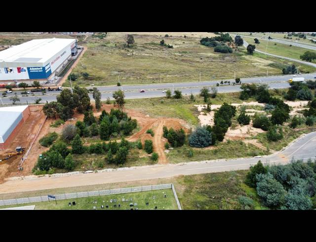 7,034M² VACANT LAND FOR SALE IN AEROTON
